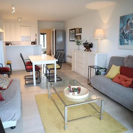 In Near The Beach, Cleaning Included *